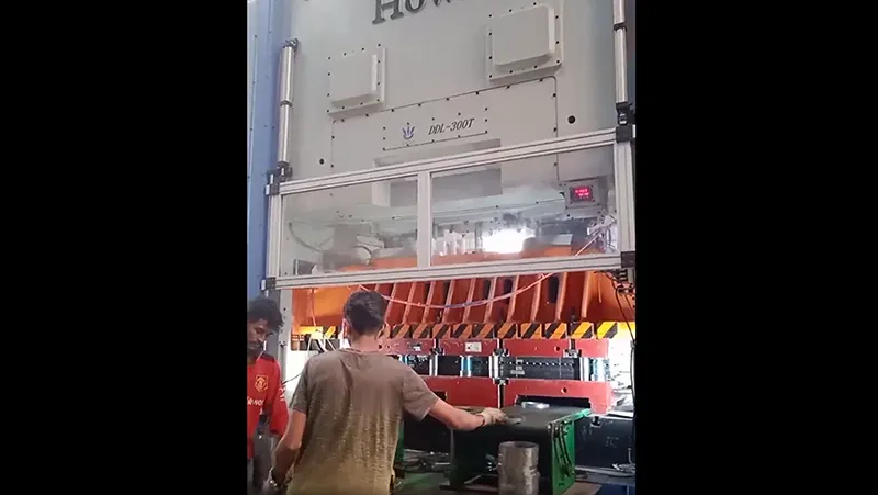 Estampado de laminación de rotor y estator DDL-300T – India